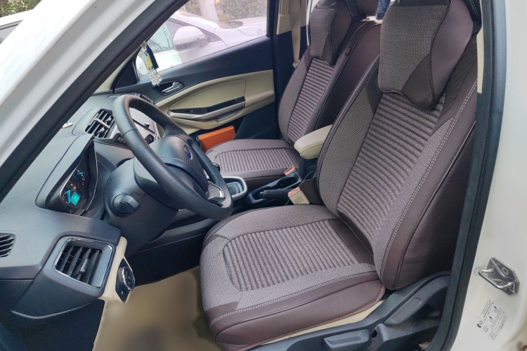 福特 福睿斯 2015款 1.5L 手动舒适型局部细节19