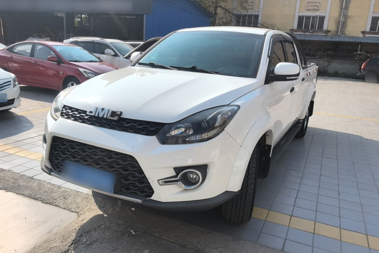 江铃 域虎3 2018款 2.5T柴油四驱豪华版长轴距车身外观1