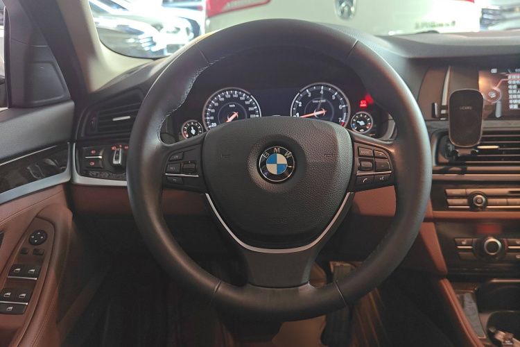 宝马5系 2017款 525Li 领先型中控内饰13