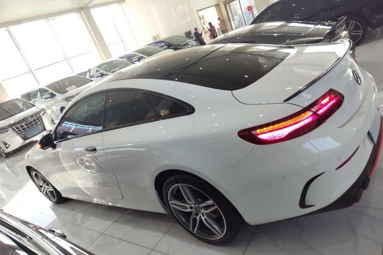 奔驰E级(进口) 2020款 E 260 4MATIC 轿跑车车身外观6003