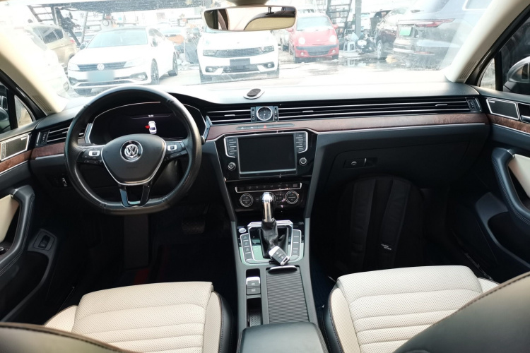 大众 迈腾 2017款 380TSI DSG 旗舰型中控内饰7002