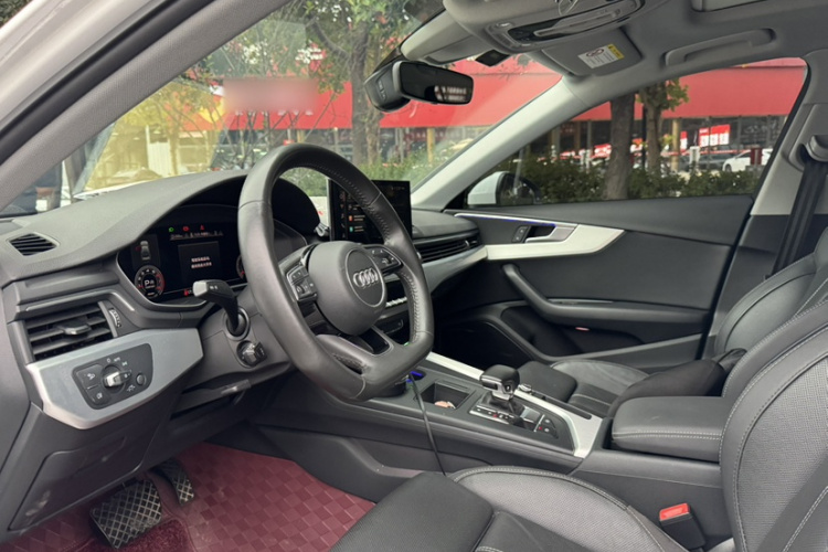 奥迪A4L 2020款 40 TFSI 豪华动感型中控内饰7002