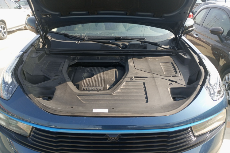 领克01 2019款 2.0T 两驱型Pro版 国VI机舱底盘24