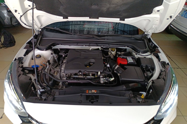 福特 福克斯 2021款 三厢 EcoBoost 180 自动锋潮型机舱底盘24