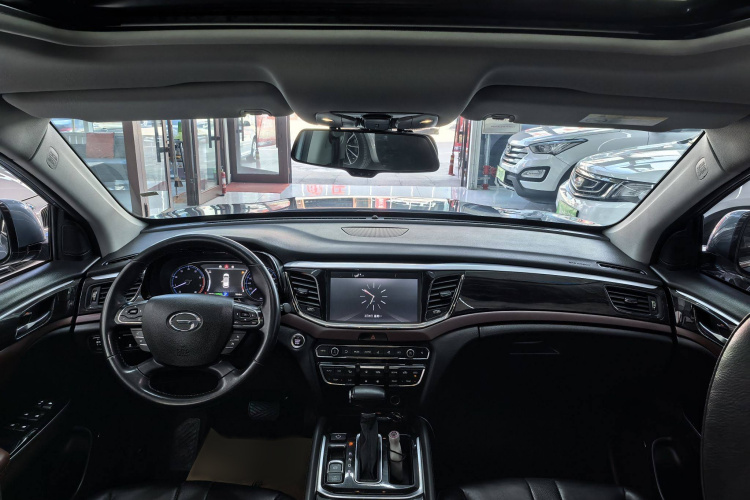 广汽传祺 传祺GS8 2017款  320T 两驱豪华版（七座）中控内饰7001