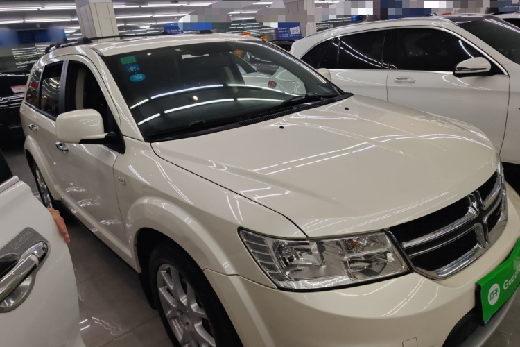 道奇 酷威  2.4L 两驱旅行版车身外观3