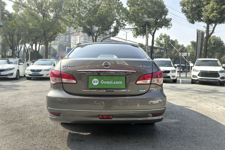 日产 轩逸 2012款 经典 1.6XE 手动舒适版车身外观6004