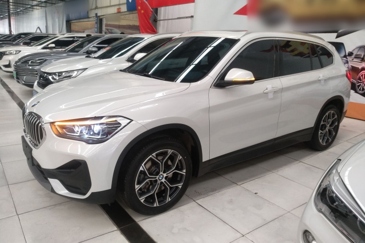 宝马X1 2021款 sDrive25Li 领先型车身外观4