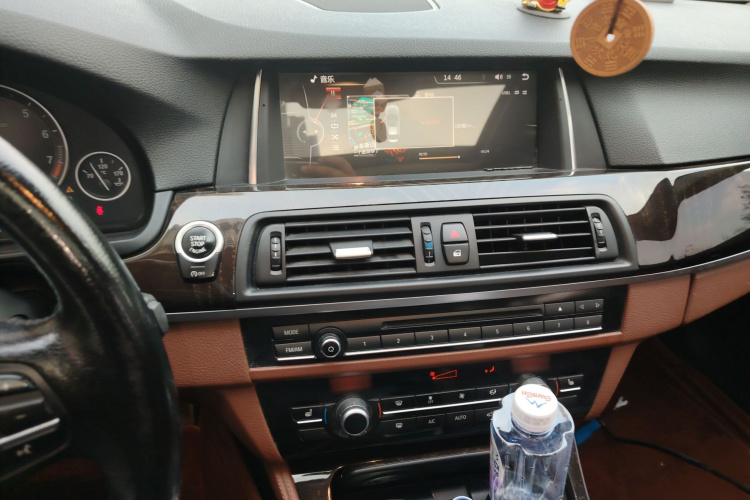 宝马5系 2014款 525Li 领先型局部细节16