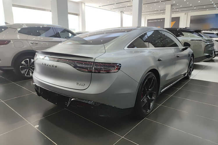 鸿蒙智行 智界S7 2024款 Max RS 四驱性能版车身外观6005