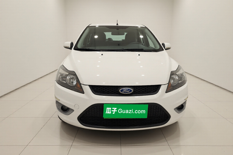 福特 福克斯 2013款 两厢经典 1.8L 自动基本型车身外观2