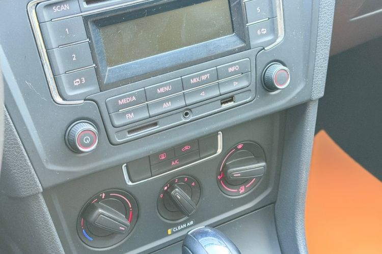 大众 宝来 2016款 1.6L 自动时尚型局部细节16