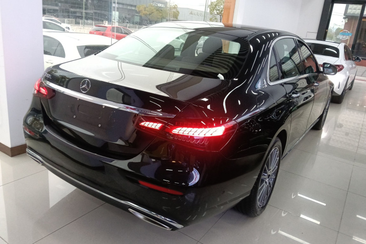 奔驰E级 2023款 E 260 L车身外观6005