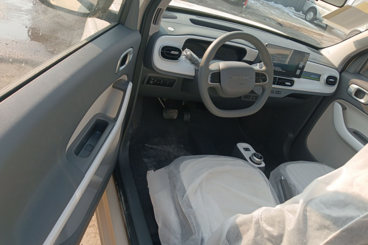 吉利银河 熊猫 2025款 210km 元气熊中控内饰20