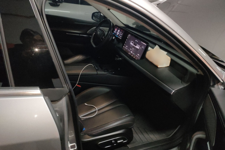 小鹏P7 2022款 586G局部细节9005