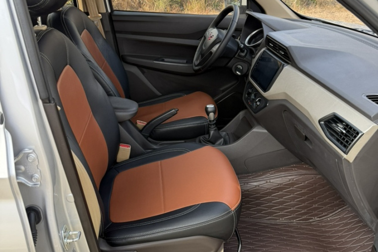 五菱汽车 五菱宏光 2021款 1.5L改款 S标准型 电动助力LAR局部细节41