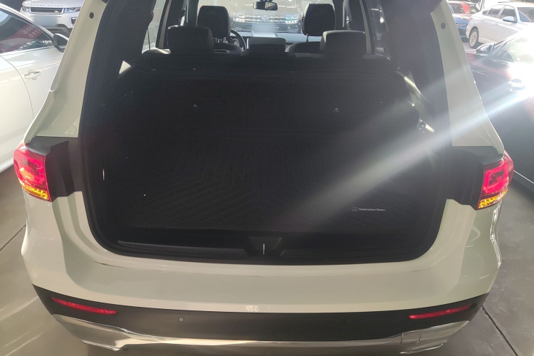 奔驰GLB 2022款 改款 GLB 200 动感型机舱底盘23