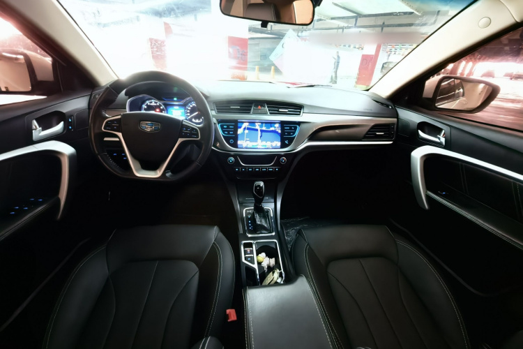 吉利汽车 帝豪 2017款 三厢百万款 1.5L CVT向上版中控内饰7005