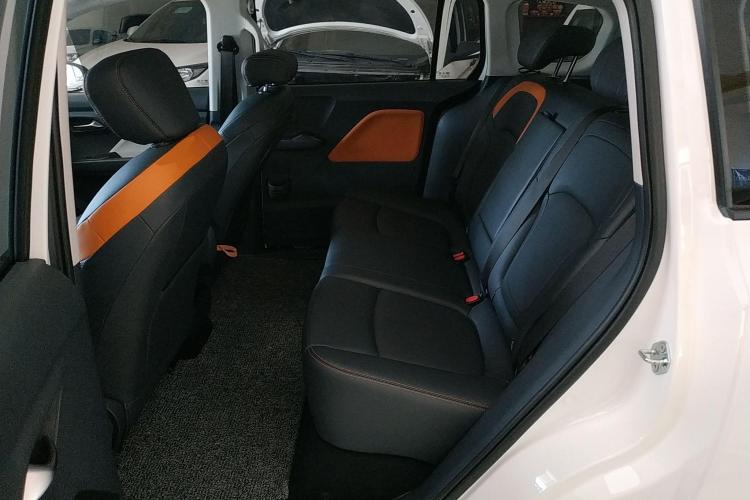 奔腾NAT 2023款 PRO 悦享出行版 419km中控内饰7004