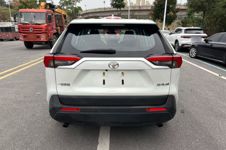 丰田 RAV4荣放 2021款 2.0L CVT两驱都市版车身外观6007