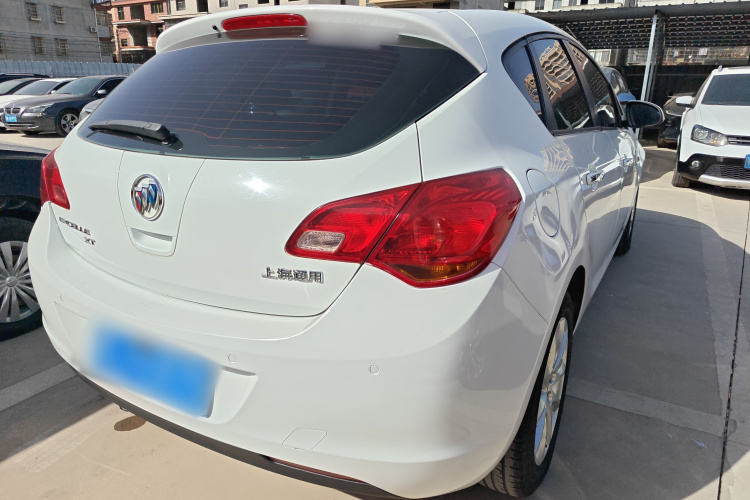 别克 英朗 2014款 XT 1.6L 自动时尚版车身外观7