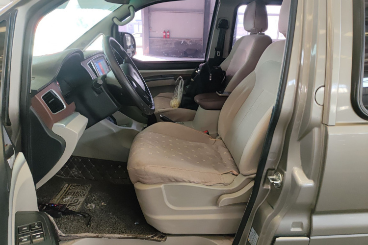 东风风行 菱智 2019款 M5L 1.6L 7座标准型 国VI局部细节19