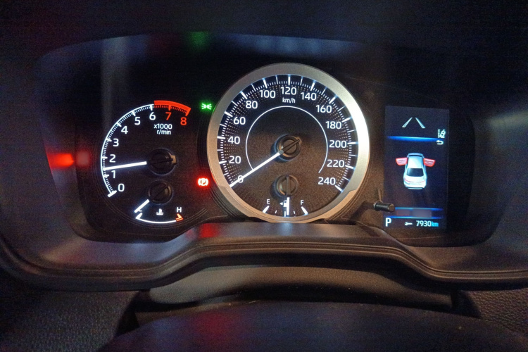 丰田 雷凌 2021款 185T CVT豪华版局部细节14