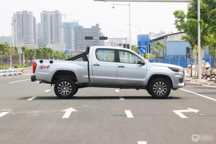 福田 将军F9 2023款 2.0T汽油手动四驱奋斗精英型长厢4G20TI5车身外观6003