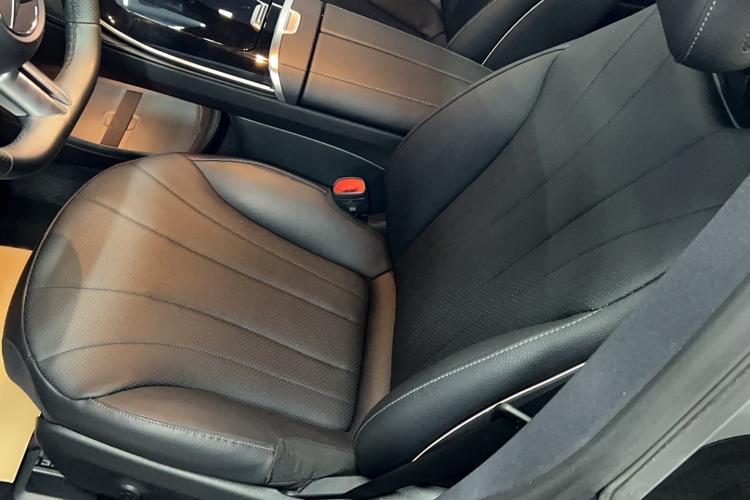 奔驰EQE 2022款 350 先锋版局部细节19