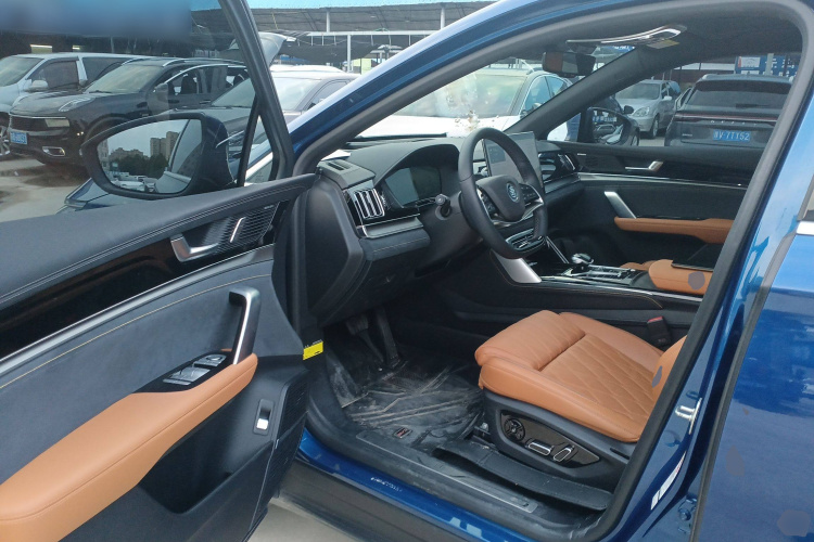 比亚迪 唐新能源 2022款 EV 730KM 尊享型中控内饰7003