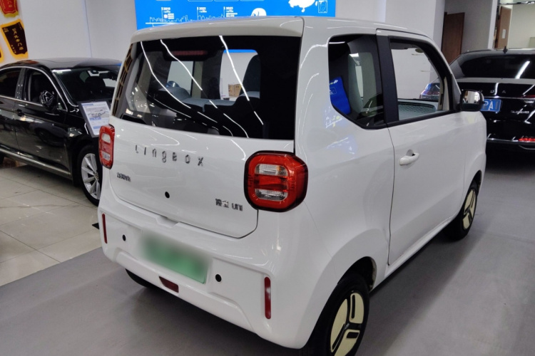 凌宝汽车 凌宝uni 2022款 微甜版车身外观7