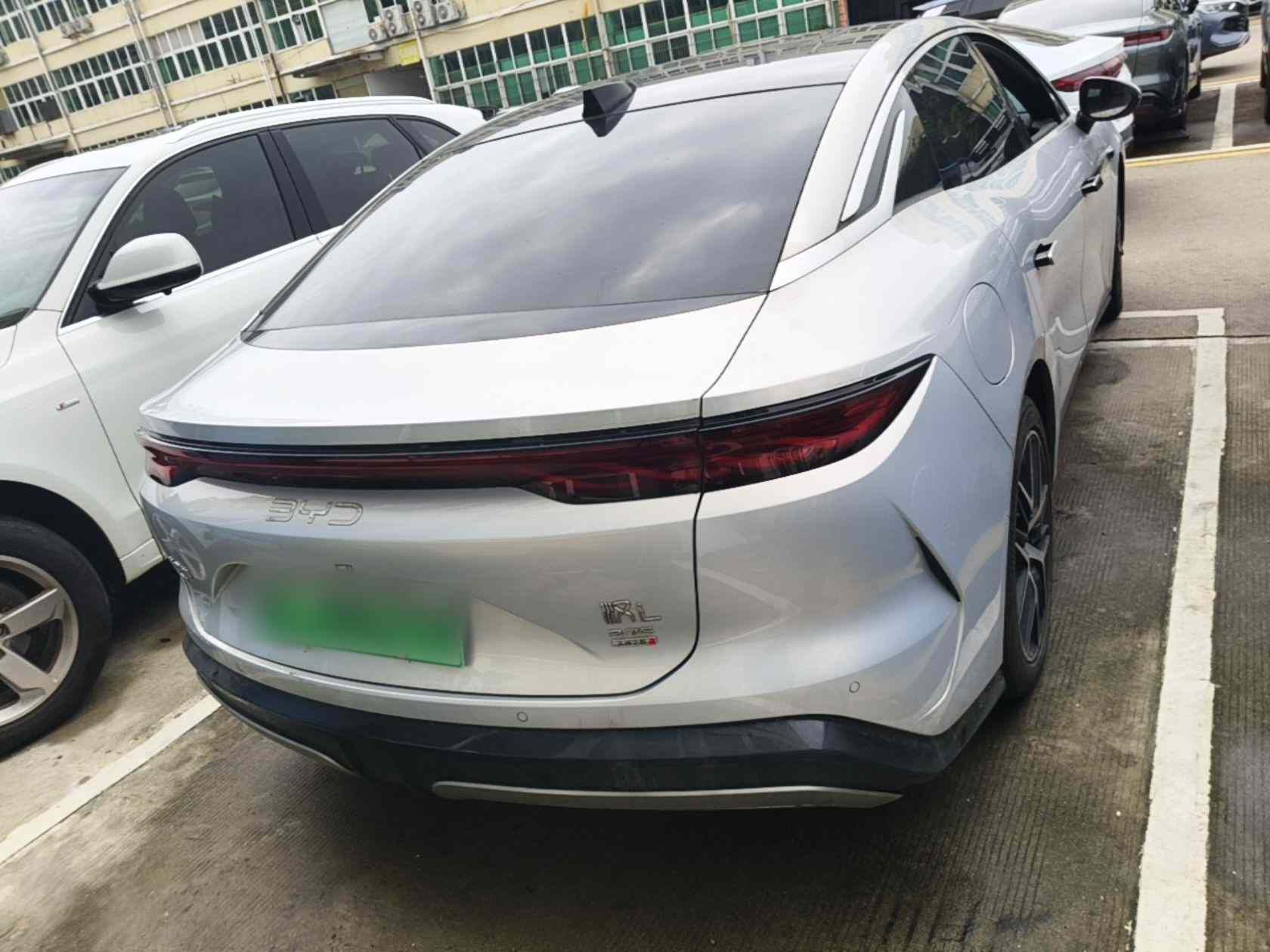比亚迪 汉L 2025款 EV 四驱激光雷达旗舰型(4)