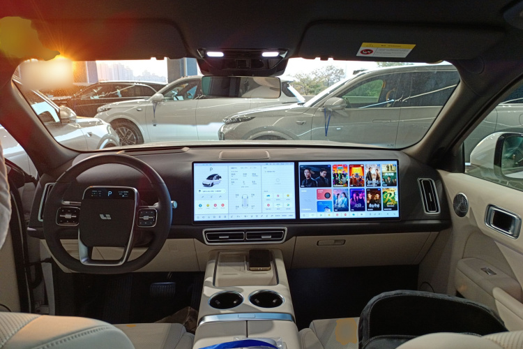 理想汽车 理想L9 2025款 Ultra 智能焕新版中控内饰12