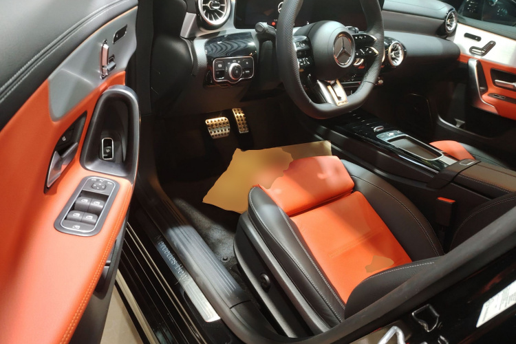 奔驰A级AMG 2024款 改款 AMG A 35 L 4MATIC中控内饰7003