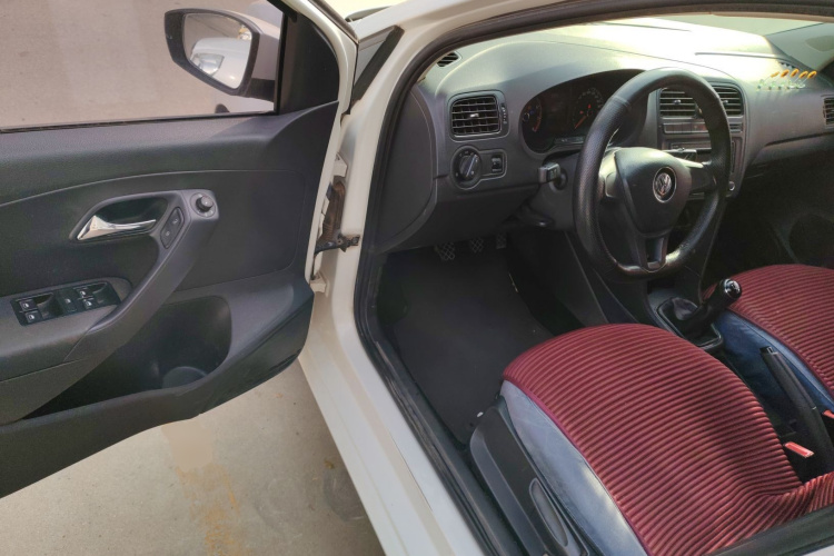 大众 Polo 2016款 1.4L 手动风尚型中控内饰20