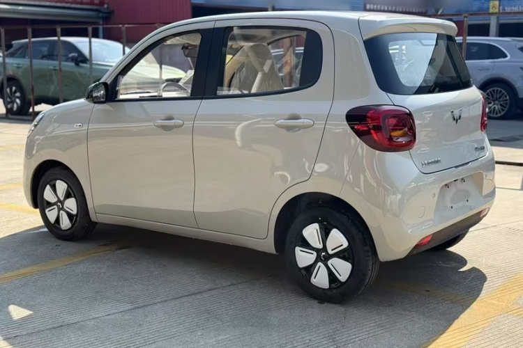 五菱汽车 宏光MINIEV 2025款 四门版 进阶款车身外观6002