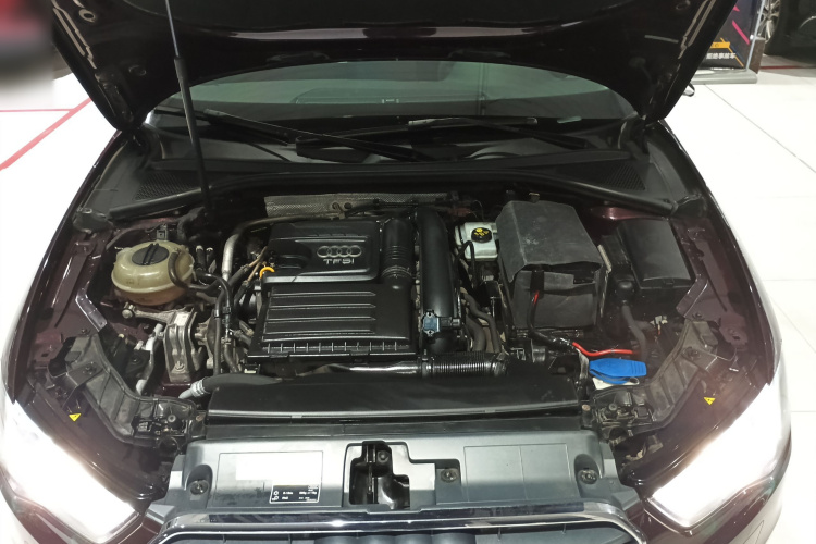 奥迪A3 2015款 Sportback 35 TFSI 百万纪念舒享型机舱底盘24