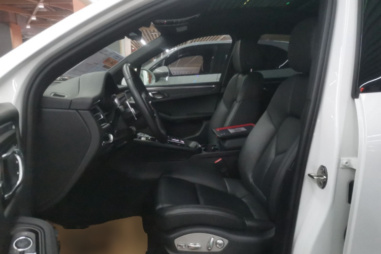 保时捷 2022款 Macan 2.0T中控内饰19