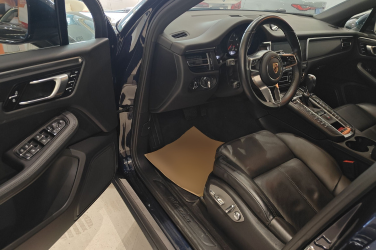 保时捷 2020款 Macan 2.0T中控内饰20