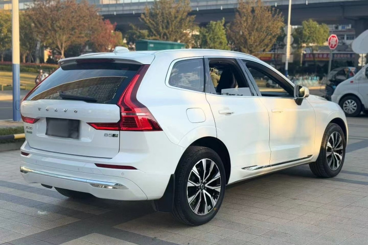 沃尔沃XC60 2023款 B5 四驱智远豪华版车身外观7