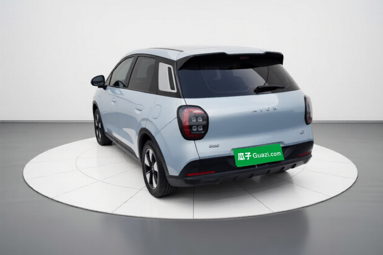 埃安 AION UT 2025款 420智豪版车身外观5