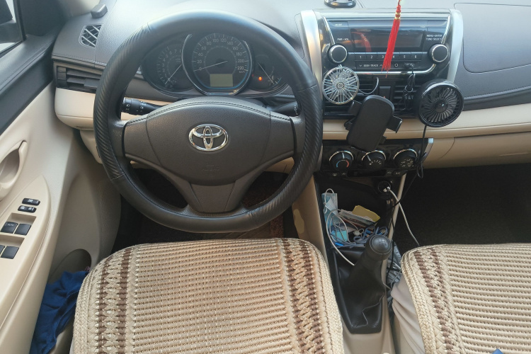 丰田 威驰 2014款 1.3L 手动型尚版中控内饰13