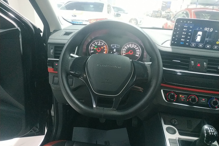 东风风行 风行T5 2022款 盛世款 1.6L 手动筑梦版五座局部细节13