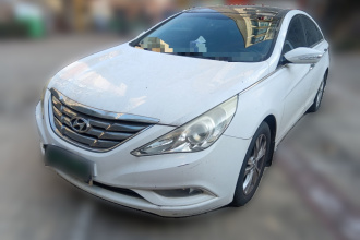 现代 索纳塔 2011款 2.0L 自动豪华版