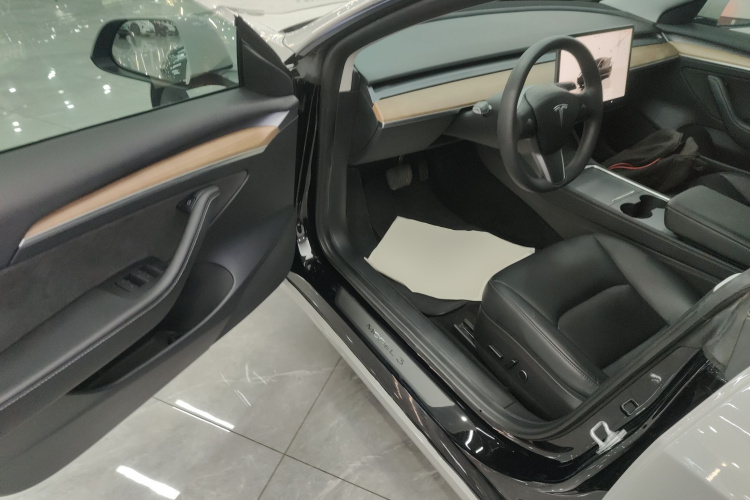 特斯拉 Model 3 2022款 后轮驱动版中控内饰20