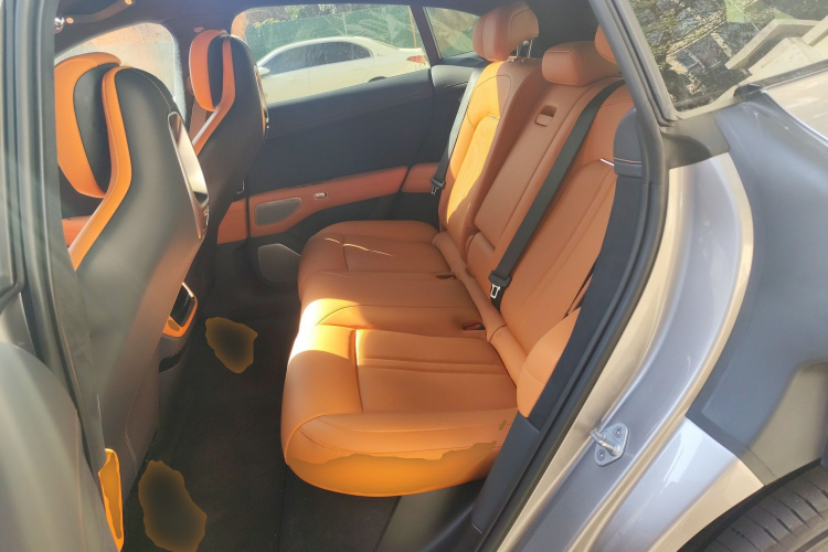 小米汽车 小米YU7 2025款 超长续航高性能四驱Max版中控内饰21