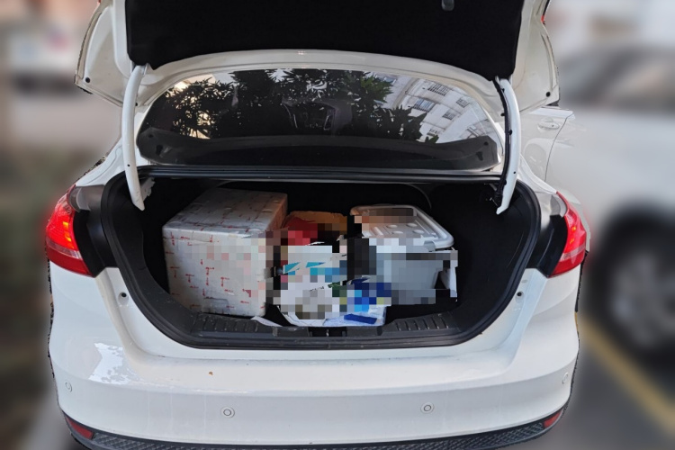 福特 福克斯 2018款 三厢经典 1.6L 自动风尚型智行版中控内饰23