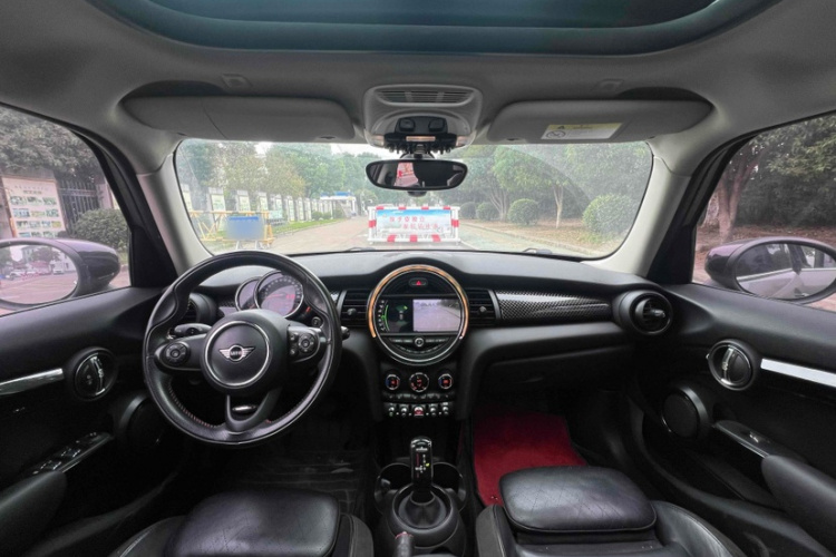 MINI 2019款 2.0T COOPER S 经典派 五门版局部细节16