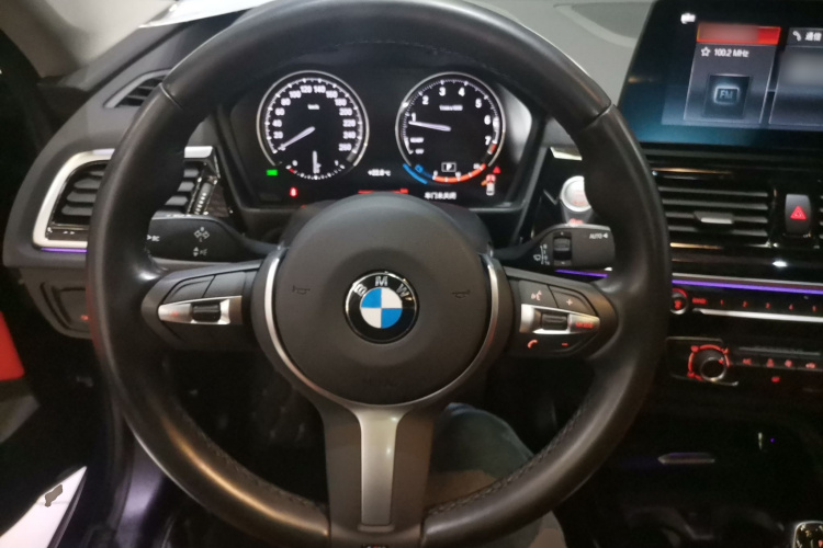 宝马1系 2023款 125i M运动曜夜版中控内饰13