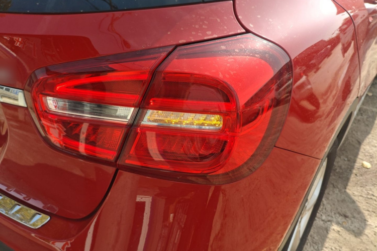 奔驰GLA 2015款 GLA 220 4MATIC 时尚型车身外观9